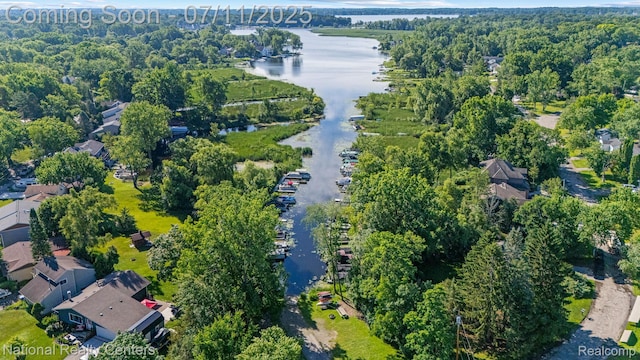 1089 Tecumseh Ave, Waterford, MI 48327 - aerial overview of property's location featuring a nearby body of water