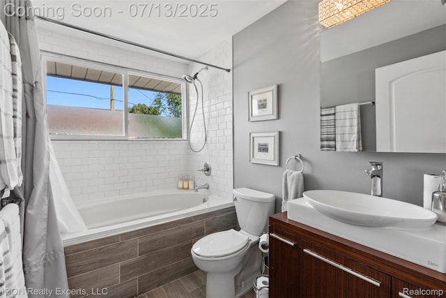 106 St Clair River Dr, Algonac, MI 48001 - bathroom with tiled shower / bath combo and vanity