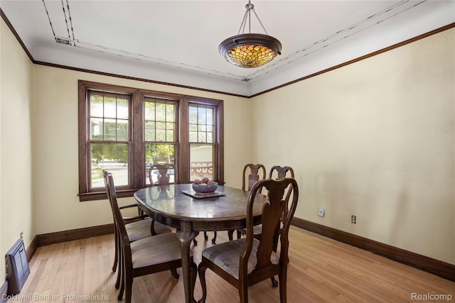122 Linden Ct, Ypsilanti, MI 48197 - dining room featuring light wood finished floors and baseboards
