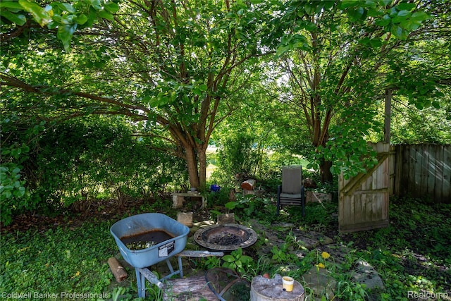 122 Linden Ct, Ypsilanti, MI 48197 - view of yard with a fire pit