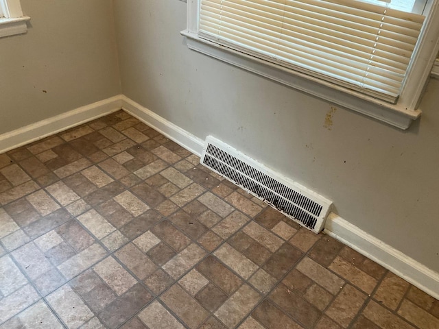8518 Sussex St, Detroit, MI 48228 - detailed view of baseboards