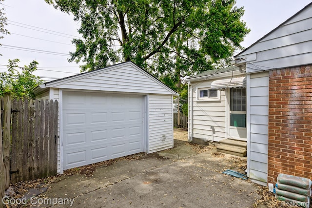 1977 Princeton Rd, Troy, MI 48072 - detached garage with concrete driveway