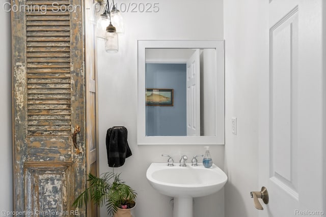 4247 Morningview Dr, Shelby Twp, MI 48316 - bathroom featuring a sink