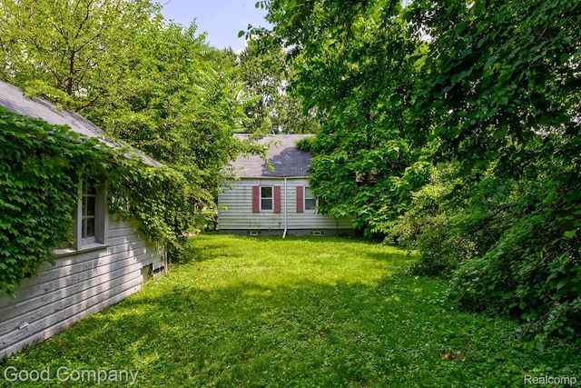 632 S Wilson Ave, Royal Oak, MI 48067 - view of grassy yard
