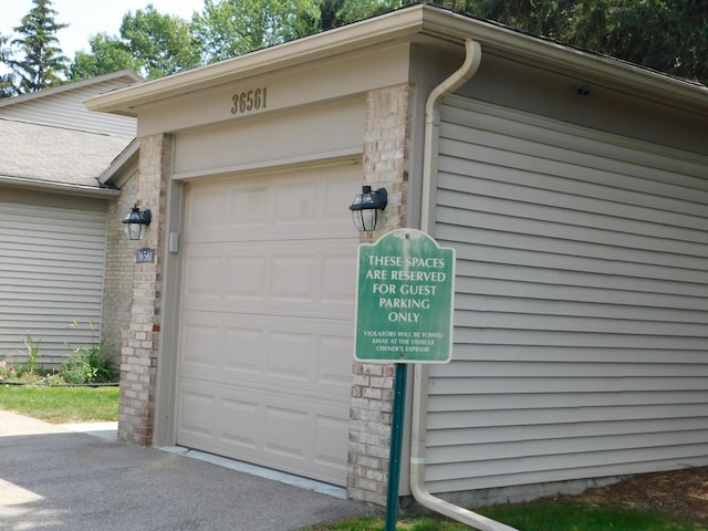 36561 S Deerhurst S, Westland, MI 48185 - view of garage