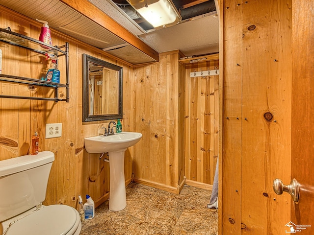 476 Borgess Ave, Monroe, MI 48162 - bathroom with wooden walls
