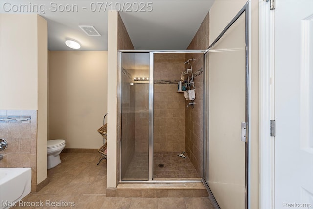 5142 Trailwood Ln, Warren, MI 48092 - full bath featuring a shower stall, a bath, and tile patterned floors