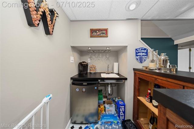 903 Oakridge Ave, Royal Oak, MI 48067 - indoor bar with refrigerator