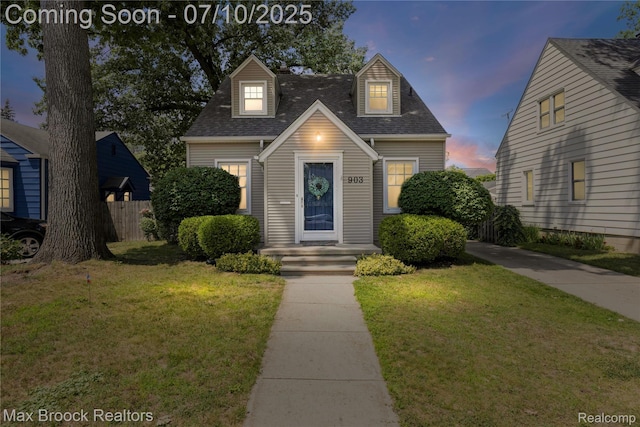 903 Oakridge Ave, Royal Oak, MI 48067 - new england style home featuring a shingled roof