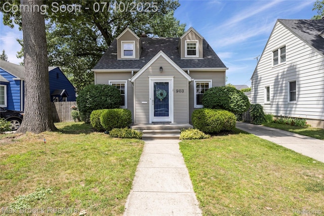 903 Oakridge Ave, Royal Oak, MI 48067 - cape cod-style house with roof with shingles