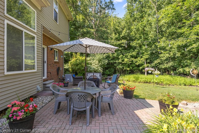 29520 Hunter St, Trenton, MI 48183 - view of patio with entry steps and outdoor dining area