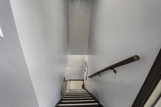1211 S Jackson St, Jackson, MI 49203 - view of stairs