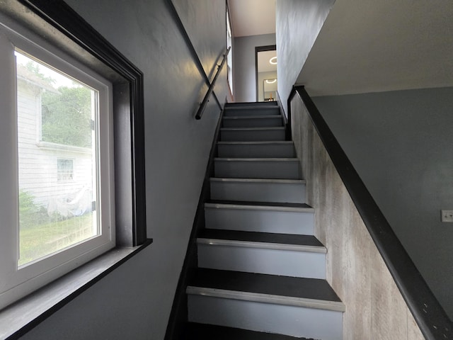 1211 S Jackson St, Jackson, MI 49203 - view of stairway
