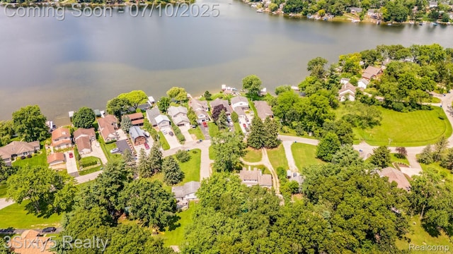 4375 Island Park Dr, Waterford, MI 48329 - aerial perspective of suburban area featuring a large body of water