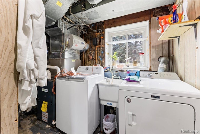 22031 Birch St, Woodhaven, MI 48183 - laundry area with independent washer and dryer