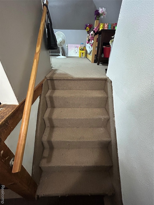 7 E Noble Ave, Monroe, MI 48162 - view of stairway