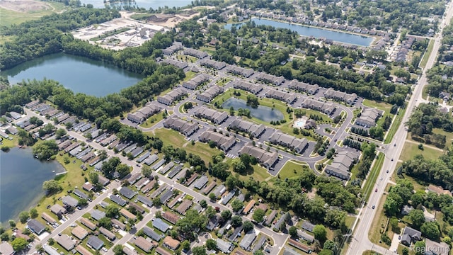 2165 Leighton Dr, Shelby Twp, MI 48317 - aerial view of property and surrounding area featuring a large body of water