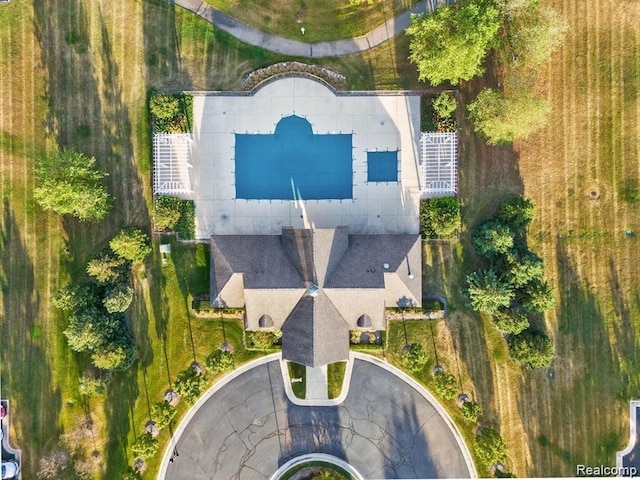 2165 Leighton Dr, Shelby Twp, MI 48317 - drone / aerial view