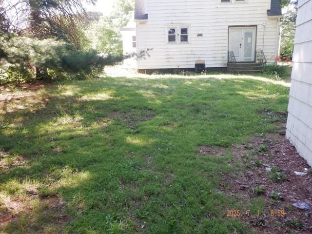 2535 Gull Rd, Kalamazoo, MI 49048 - view of grassy yard featuring entry steps