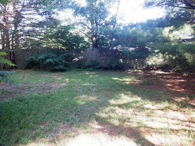 2535 Gull Rd, Kalamazoo, MI 49048 - view of yard