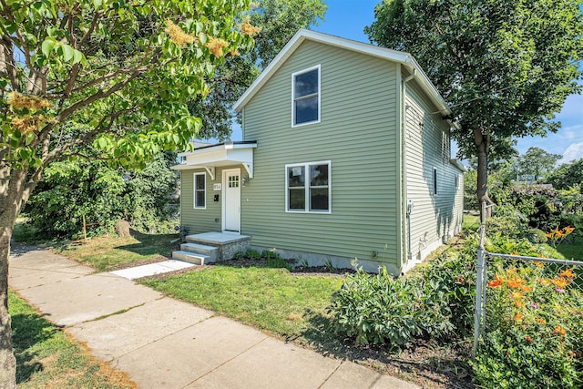 854 First St NW, Grand Rapids, MI 49504 - view of traditional-style house