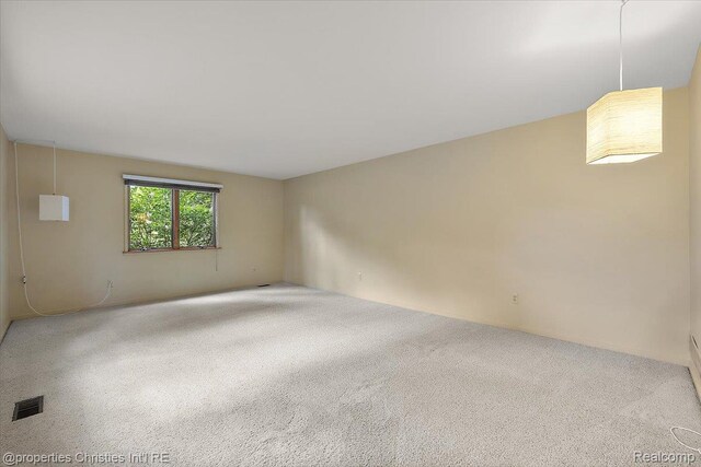 2 Eastbury Ct, Ann Arbor, MI 48105 - view of carpeted empty room
