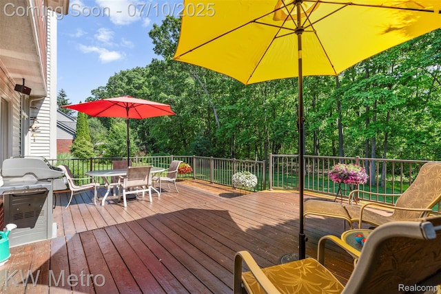 510 Roxbury Dr, Lake Orion, MI 48359 - deck featuring outdoor dining area