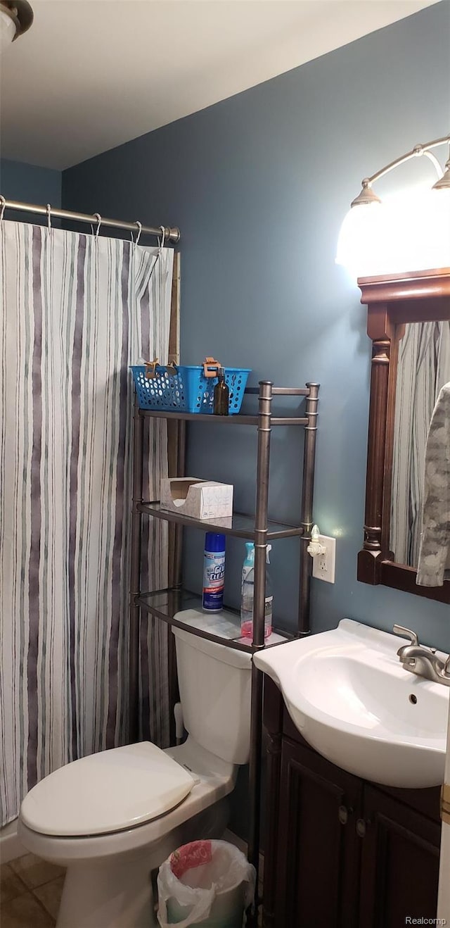 507 Main St, Fenton, MI 48430 - bathroom featuring vanity and a shower with curtain