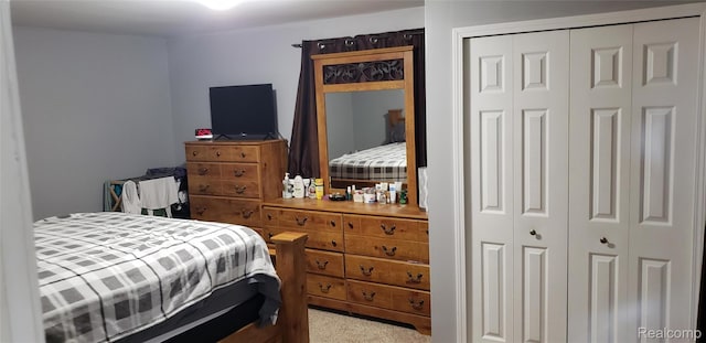 507 Main St, Fenton, MI 48430 - carpeted bedroom with a closet