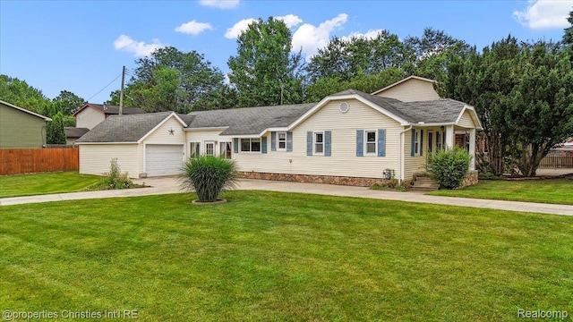 4681 Cass Elizabeth Rd, Waterford, MI 48327 - single story home featuring concrete driveway and a garage