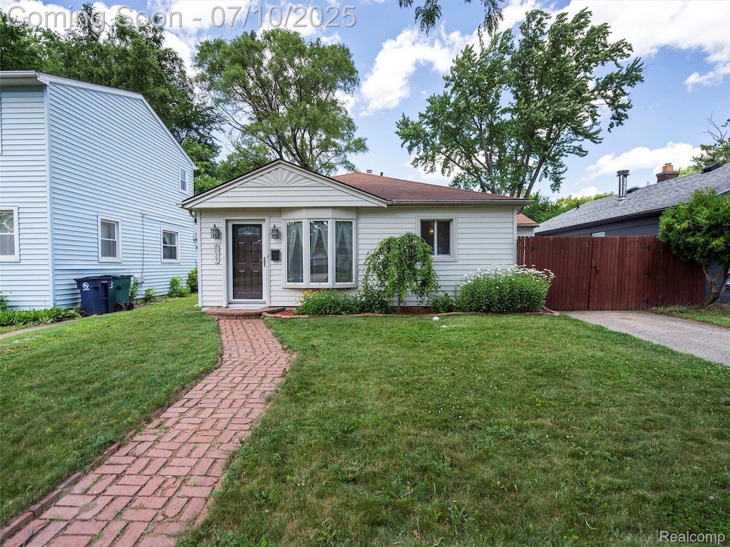 2027 Dallas Ave, Royal Oak, MI 48067 - photo 1