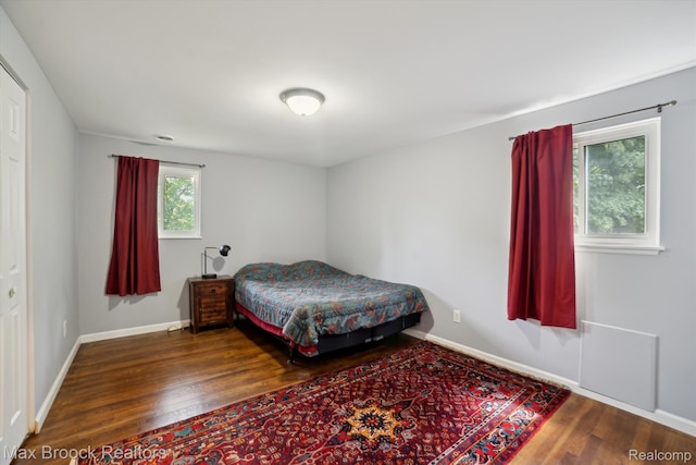 6810 Killarney Dr, Troy, MI 48098 - bedroom with wood finished floors and baseboards