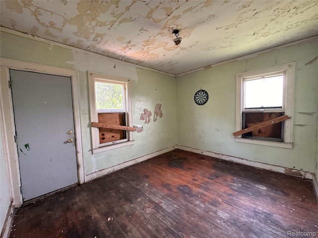 3962 Helen St, Detroit, MI 48207 - unfurnished room with wood-type flooring