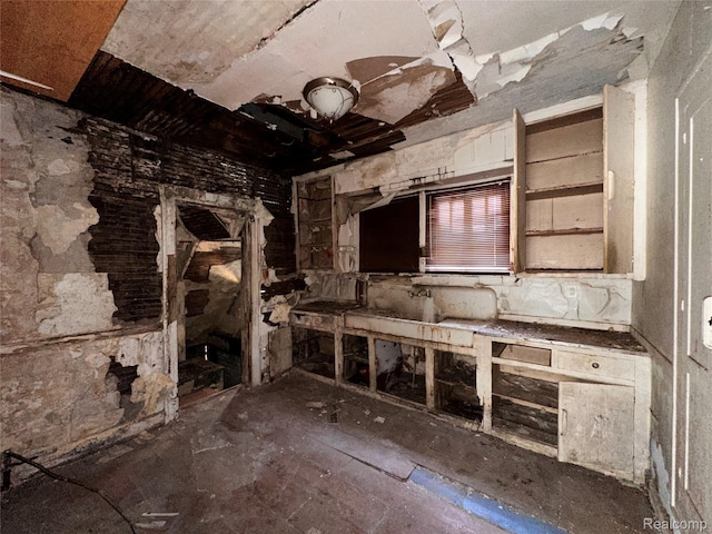 3962 Helen St, Detroit, MI 48207 - view of misc room