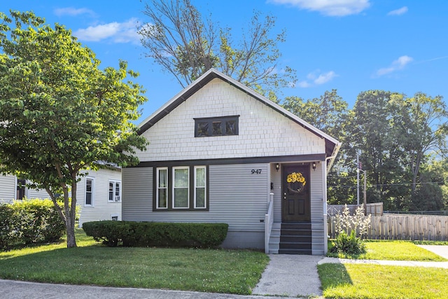 947 Pearl St, Benton Harbor, MI 49022 - bungalow with entry steps