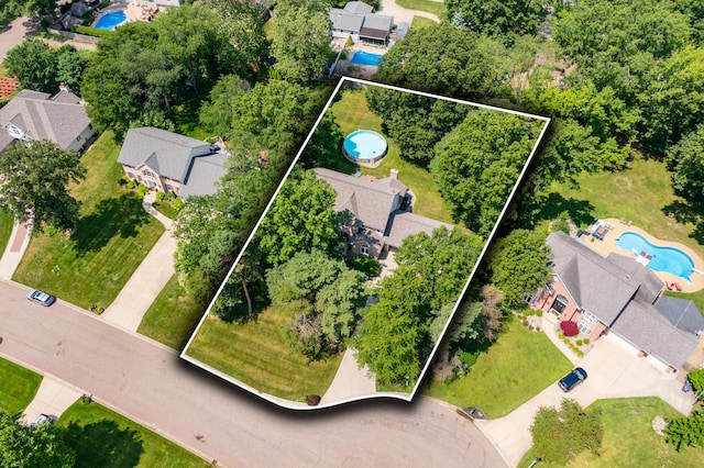 6794 Brickleton Ct, Portage, MI 49024 - aerial view of property and surrounding area featuring a pool and property boundaries highlighted