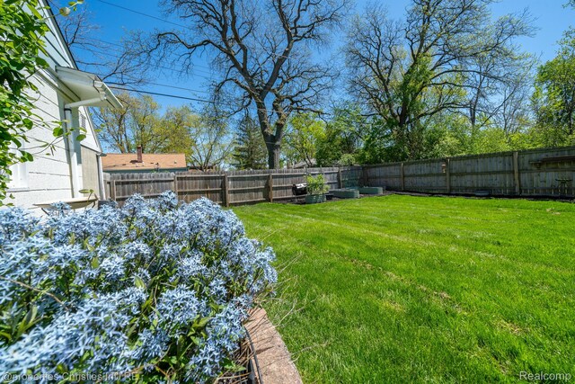 30160 Marshall St, Southfield, MI 48076 - view of fenced backyard