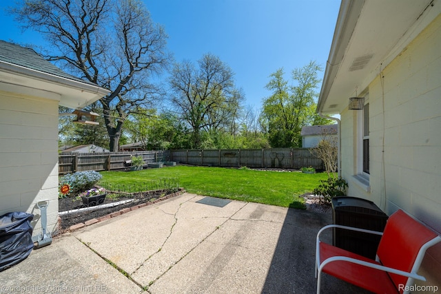 30160 Marshall St, Southfield, MI 48076 - fenced backyard featuring a patio