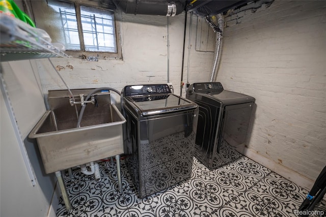 1731 Parker St, Detroit, MI 48214 - washroom featuring washing machine and dryer