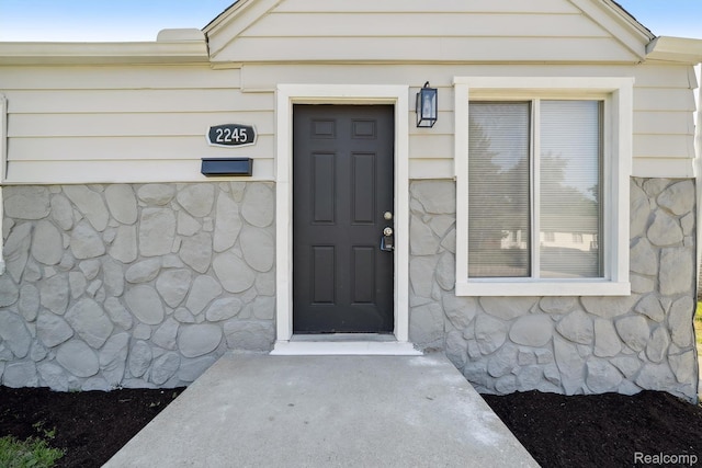 2245 Spring Hill Ave, Inkster, MI 48141 - property entrance featuring stone siding