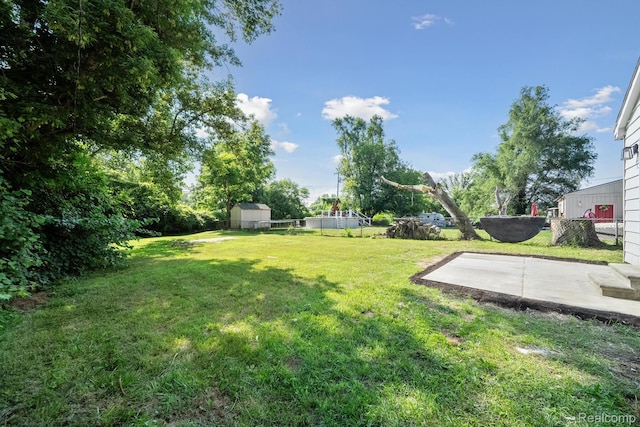 2245 Spring Hill Ave, Inkster, MI 48141 - view of yard with a patio