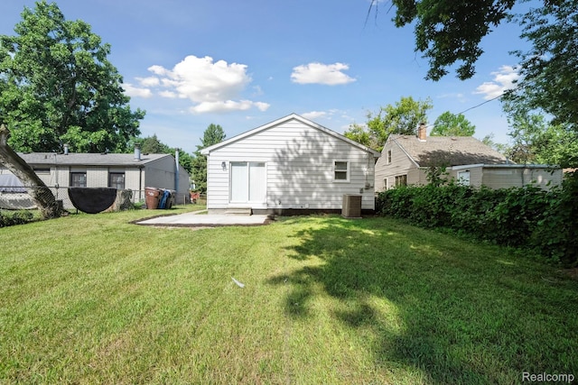 2245 Spring Hill Ave, Inkster, MI 48141 - rear view of property with a patio area