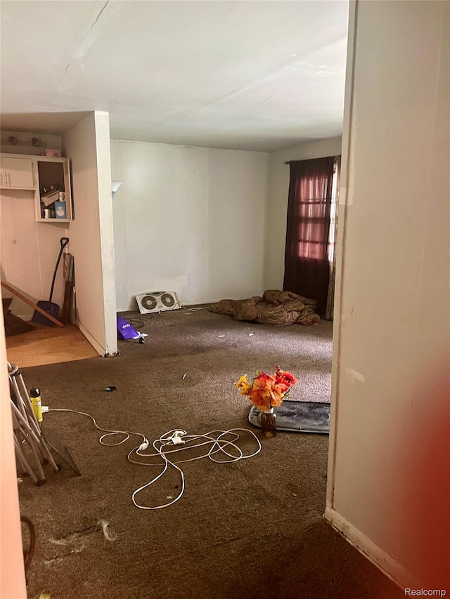 302 W Gracelawn Ave, Flint, MI 48505 - empty room featuring carpet floors