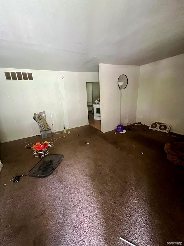 302 W Gracelawn Ave, Flint, MI 48505 - unfurnished living room with carpet