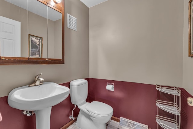 3416 Northlands Ave, Jackson, MI 49201 - bathroom with toilet and a sink