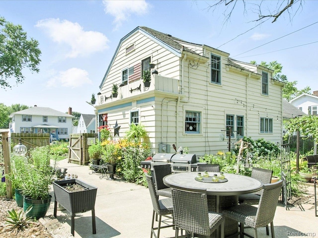 1313 Wall St, Port Huron, MI 48060 - view of patio / terrace with outdoor dining area