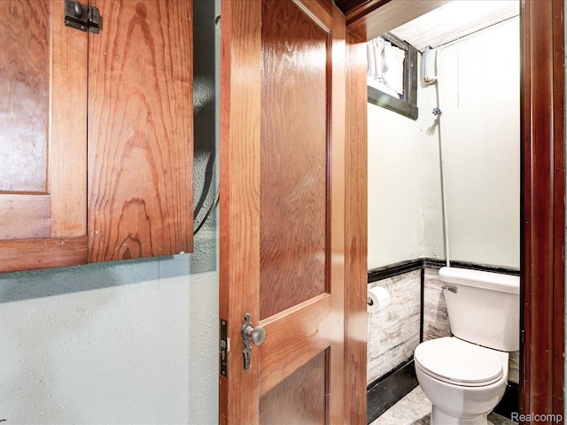 1313 Wall St, Port Huron, MI 48060 - bathroom with toilet