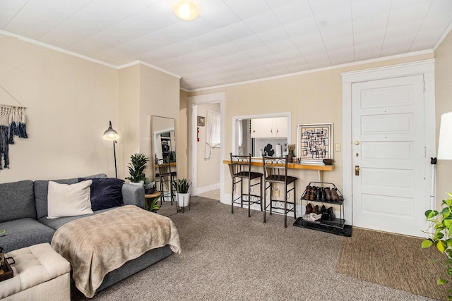 936 W Kalamazoo Ave, Kalamazoo, MI 49007 - living area with carpet flooring and ornamental molding