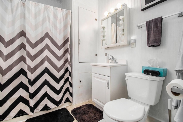 936 W Kalamazoo Ave, Kalamazoo, MI 49007 - full bathroom with vanity and curtained shower