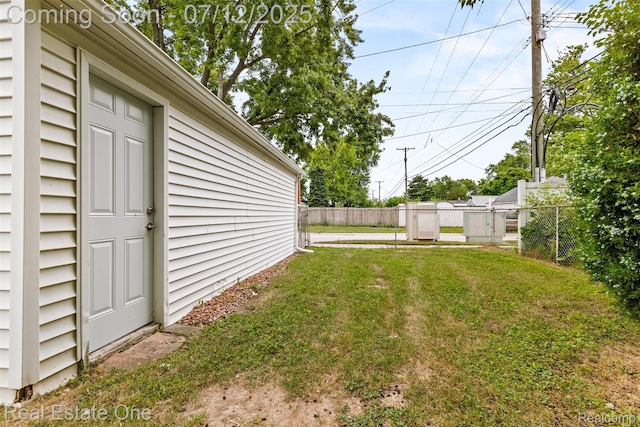 14268 Trenton Rd, Southgate, MI 48195 - view of yard